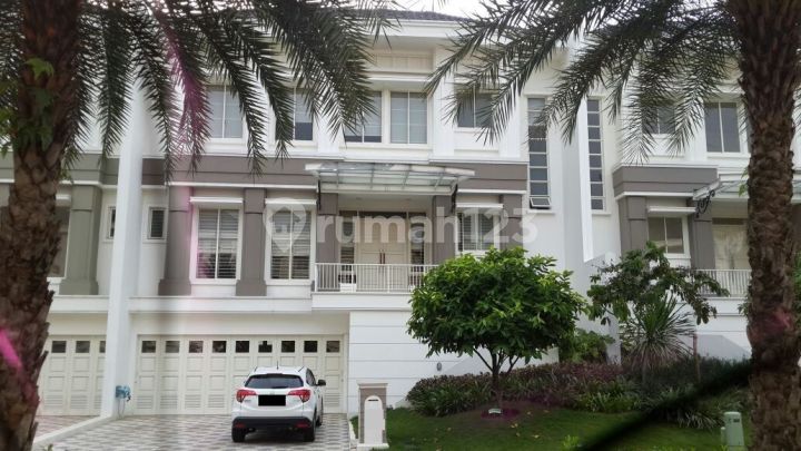 Cluster Amethyst Gading Serpong - Rumah Mewah 3 Lantai Mewah With Mini Golf - Semi Furnished Cluster Amethyst Gading Serpong - Rumah Mewah 3 Lantai Mewah With Mini Golf - Semi Furnished