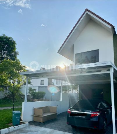 Dijual Murah rumah hook, bagus 2 Lantai dalam cluster vida Bekasi