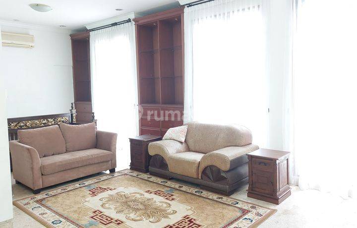 Rumah Simprug Golf Hoek Furnished jual Cepat