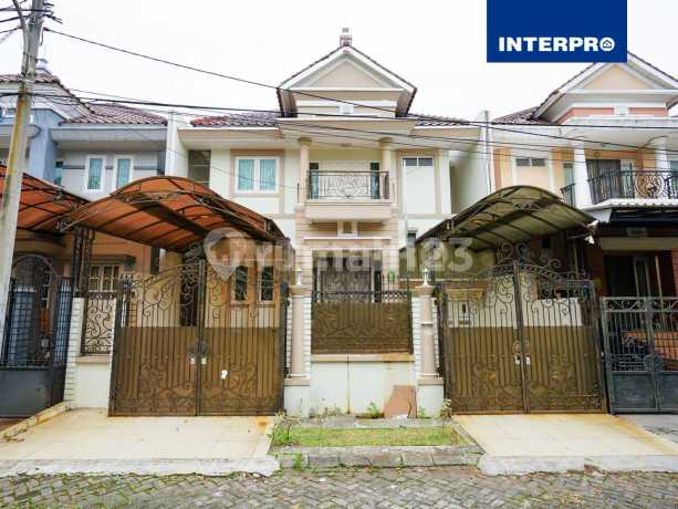 House for Sale in Daan Mogot Baru, Taman Ubud Cluster, Area 200m2