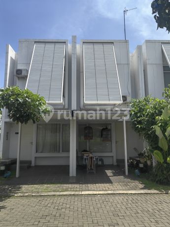 Rumah siap huni di kawasan Tabebuya BSD