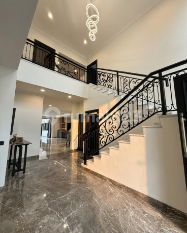 Rumah Full Furnish Mewah Hadap Timur Fontainebleau Golf BSD