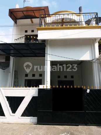 Harga Murah. Rumah 3 Lantai di Kelapa Gading(Aj3103b) Harga Murah. Rumah 3 Lantai di Kelapa Gading(Aj3103b)