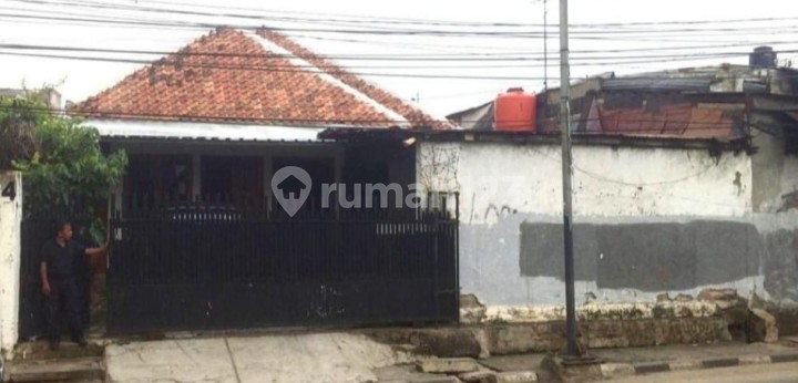 Standard House for Sale in Menteng, Central Jakarta, Strategic Business Area Location