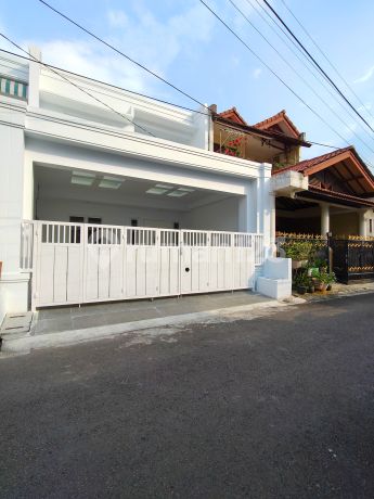 Rumah Baru 2 Lantai Siap Huni Dalam Komplek Di Duren Sawit