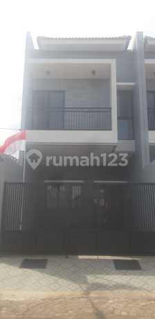 Dijual Rumah Baru lokasi strategis Nirwana Eksekutif Rungkut Surabaya Dijual Rumah Baru lokasi strategis Nirwana Eksekutif Rungkut Surabaya