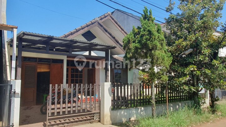Well-Maintained House in Arcamanik Endah Complex, Bandung