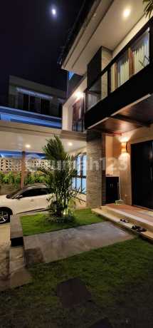 Dijual Villa Modern yang Berlokasi di Sahadewa, Griya Alam Pecatu Bali