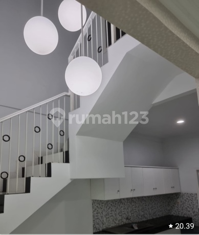 Di Jual Rumah Baru Furnish Baru di Batu Nunggal