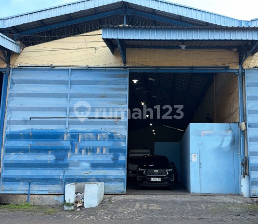 Ready-to-occupy Warehouse in a Very Strategic Location