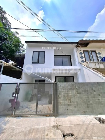 For Sale: House in Bintaro Jaya Sector 2, Attractive Price, Under Renovation.