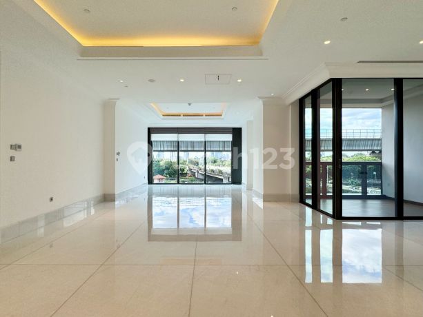Apartemen St Regis 3 Br Semi Furnished Bagus