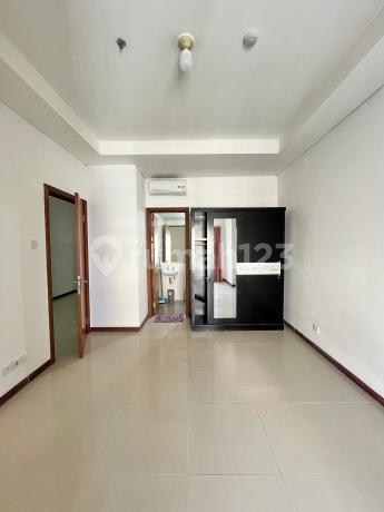 Condominium negotiable