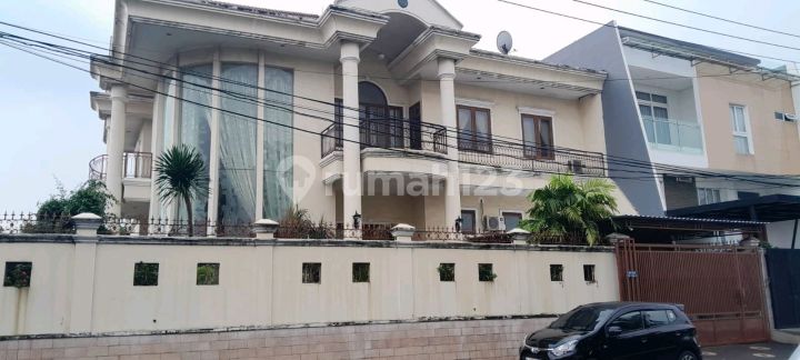 For Sale Fast / Need Money Fast - Luxury House (On Hook) in Jakarta
