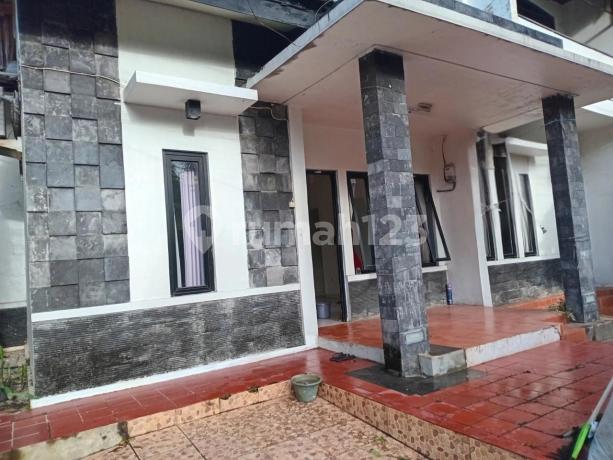 Rumah Bagus Bebas Banjir, Semi Furnished 2 Lantai Di Cinere Rumah Bagus Bebas Banjir, Semi Furnished 2 Lantai Di Cinere