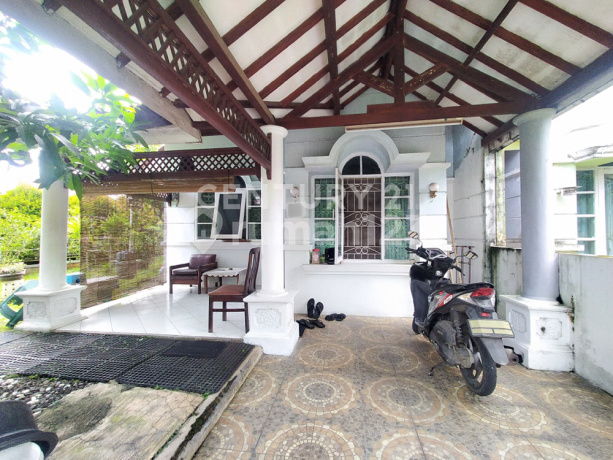 Rumah Hook Taman Luas Telaga Kahuripan Parung Bogor
