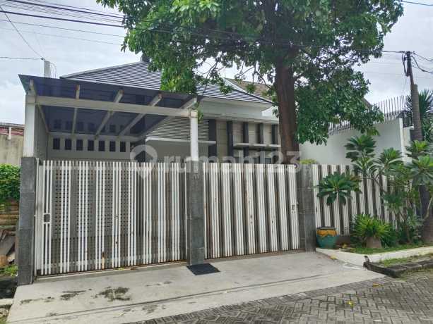Rumah Bhakti Husada Semi Furnish di Pusat Kota Surabaya