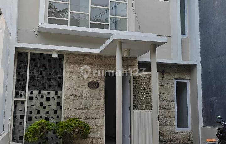 Rumah 2lt Siap HUni Lokasi Perum. Istana Mentari Sidoarjo