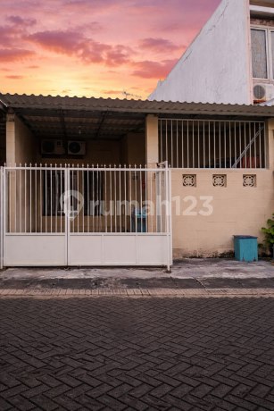 House, 1 Floor, Freehold Title, in Rungkut