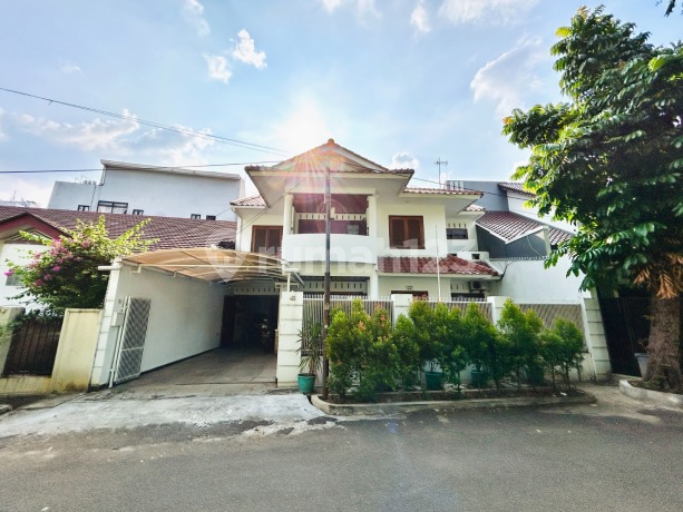 Rumah Siap Huni, Lokasi Strategis. Di Tebet Barat Rumah Siap Huni, Lokasi Strategis. Di Tebet Barat