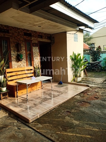 Rumah Bagus Hook Di Jalan Utama Villa Dago Pamulang, Tangerang