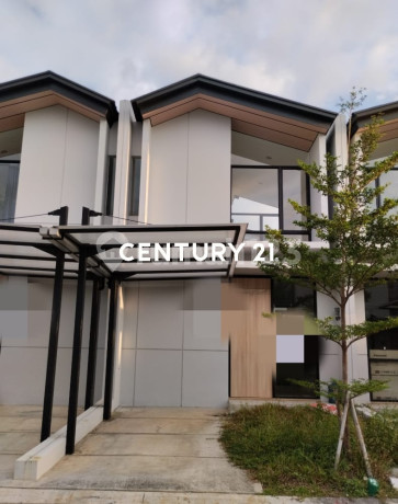Nice 2-Story Semi-Furnished House at Waterfront Lippo Cikarang