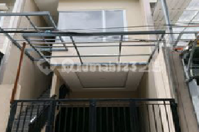 Rumah Baru Depan Taman Cluster Shm Bebas Banjir