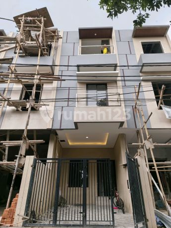 New House Facing Park Cluster Freehold Flood-Free New House Facing Park Cluster Freehold Flood-Free