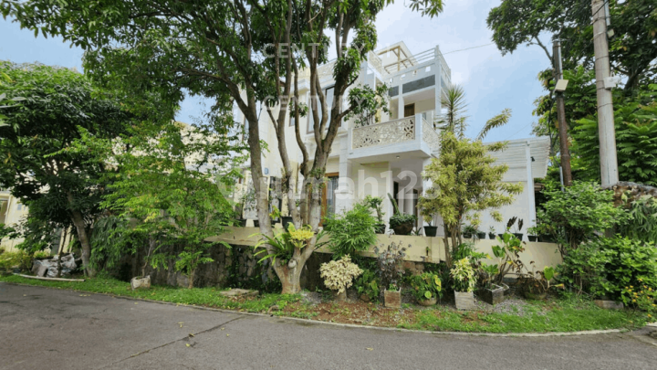 Rumah siap huni Dengan Swimming Pool Di Taman Legian Sentul City