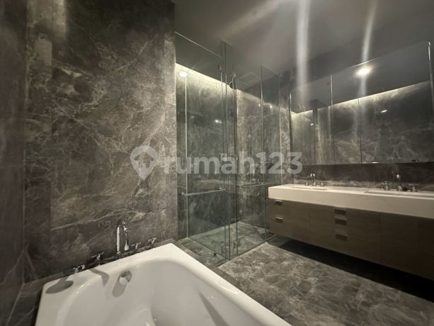 Apartement Kuningan Jakarta Verde Two 2 BR Semi Furnished Baru Apartement Kuningan Jakarta Verde Two 2 BR Semi Furnished Baru