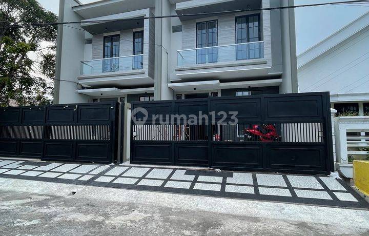 Rumah Baru Dharmahusada Indah Dekat Manyar Pakuwon City