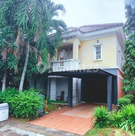 Sell 2-Story Comfortable and Green House in Jatinegara Baru Housing Complex