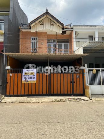 Rumah 2 lantai , strategis, dekat dengan pintu tol Ciledug, bisa dijadikan tempat tinggal dan usaha di Perumahan Ciledug Indah 2