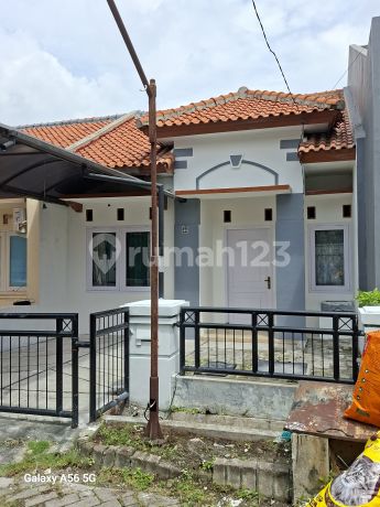 Dijual/Disewakan Rumah Siap Huni di Medokan Asri Utara Dijual/Disewakan Rumah Siap Huni di Medokan Asri Utara