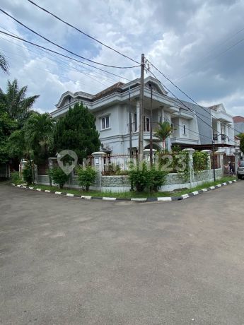 For Sale Ready-to-Occupy Corner House in Taman Laguna Cibubur For Sale Ready-to-Occupy Corner House in Taman Laguna Cibubur