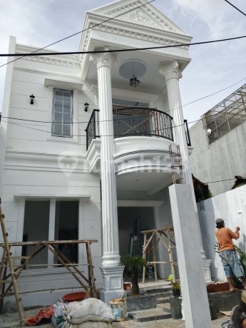 Rumah American Classik Di Bintara