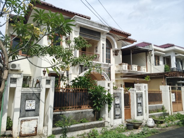 Rumah Megah Di Komplek Dki Pondok Kelapa - Duren Sawit