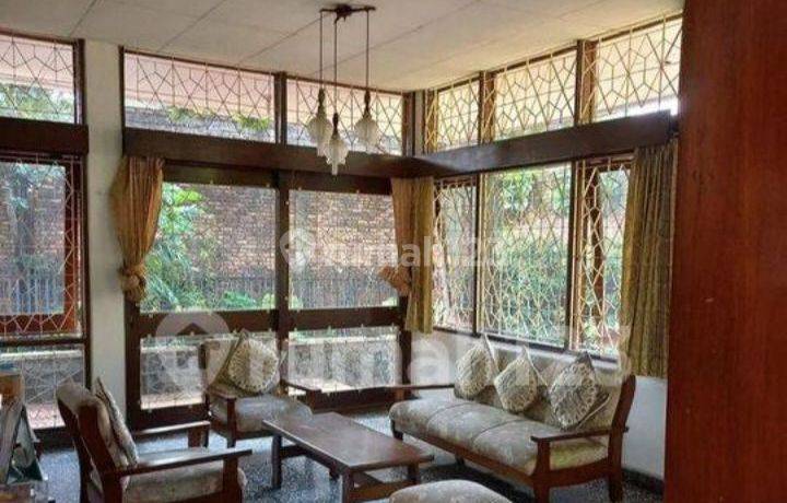 Dijual Rumah Jl. Batan Pasar Minggu Jakarta Selatan
shm 
luas Tanah : 1.402m2
luas Bangunan : 270 M2 (sesuai Pbb)
kamar Tidur 5+2
 Kamar Mandi 4
lantai 1
lisrik 5500w 
garasi 2
ceaport : 4
harga  23miliar
rumah Thn 1970an
detail Lain : 
- Dekat Dari Masji