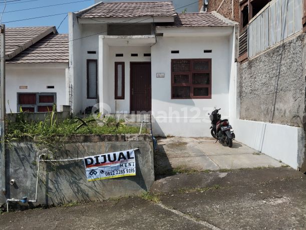 Rumah di Komplek villa Pasirwangi Cigending ujungberung bandung