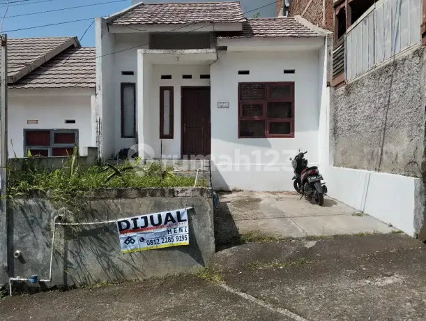 Rumah Dijual di Komplek Villa Pasirwangi Air Bersih Bisa di Konsumsi