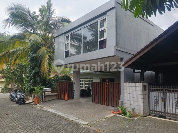 Rumah Hoek Luas Asri. di Perumahan Villa Cinere Mas, Jl. Uranus Iii, Pisangan, Ciputat Timur, Kota Tangerang Selatan, Banten, Indonesia, 15419, Cinere