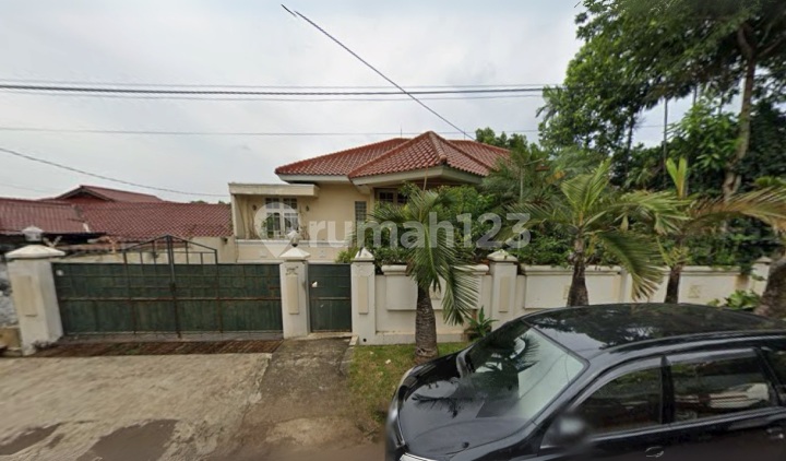 Rumah Strategis Ada Kolam Renang. 1.5 Km Ke Tb Simatupang Dan The Park Pejaten Dan Kemang. Di Perumahan Bank Rakyat Indonesia Ragunan, Jl. Murai Permai Blok C, Jati Padang, Pasar Minggu, Kota Jakarta Selatan, Dki Jakarta, Indonesia, 12540, Jati Padang