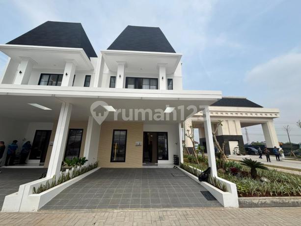 For Sale: Jakasampurna House in Roma Cluster, 126M2 Area, 3 Bedrooms, 2 Carports, Clubhouse Facilities, Shophouse, Modern Market, Playground, Thematic Garden, KPR Eligible, 1Km Access to Outer Ring Road, and Grand Kota Bintang Wooden Pedicab.