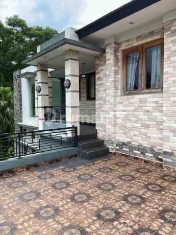 Di Jual Rumah Bagus Siap Huni Hoek Dengan Kolam Renang Lingkungan Tenang, Bersih dan Asri Menteng Residence Bintaro. Di Jual Rumah Bagus Siap Huni Hoek Dengan Kolam Renang Lingkungan Tenang, Bersih dan Asri Menteng Residence Bintaro.