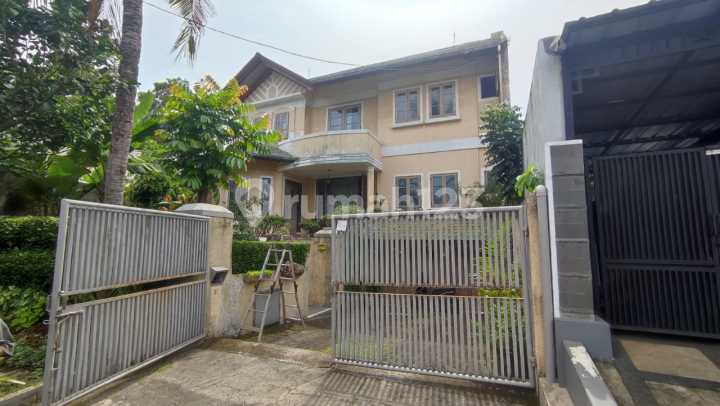 Dijual cepat, rumah 3,5 lantai dalam cluster Cirendeu