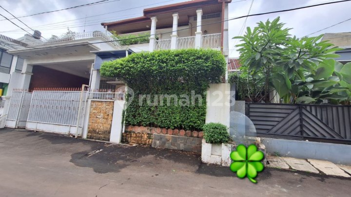 Rumah Hook Kokoh 2 Lantai Semi Furnished Jati Waringin Bekasi Rumah Hook Kokoh 2 Lantai Semi Furnished Jati Waringin Bekasi