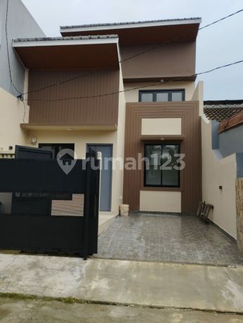 New 2-Story House in Duta Harapan Subdivision Adjacent to Summarecon Bekasi