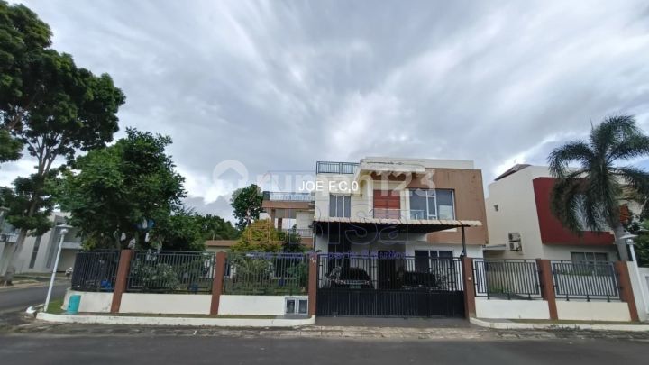 Semi-Furnished 3-Story House Neo Coastarina Batam