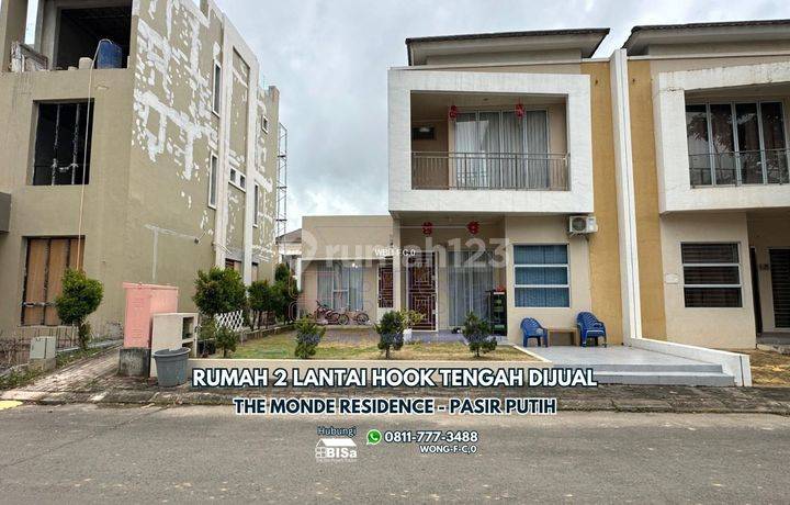 Rumah 2 Lantai Hook Tengah di The Monde Residence Pasir Putih