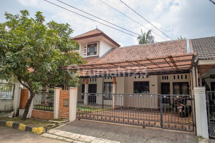 Rumah Classic Asri Di Perumahan Jatiwaringin Asri Bekasi Rumah Classic Asri Di Perumahan Jatiwaringin Asri Bekasi